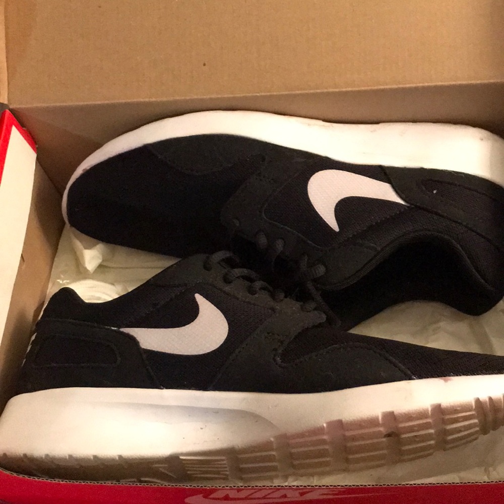 Black Nike Kaishi